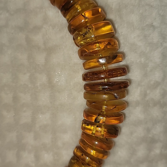 Beautiful Genuine Amber Necklace - Picture 3 of 7